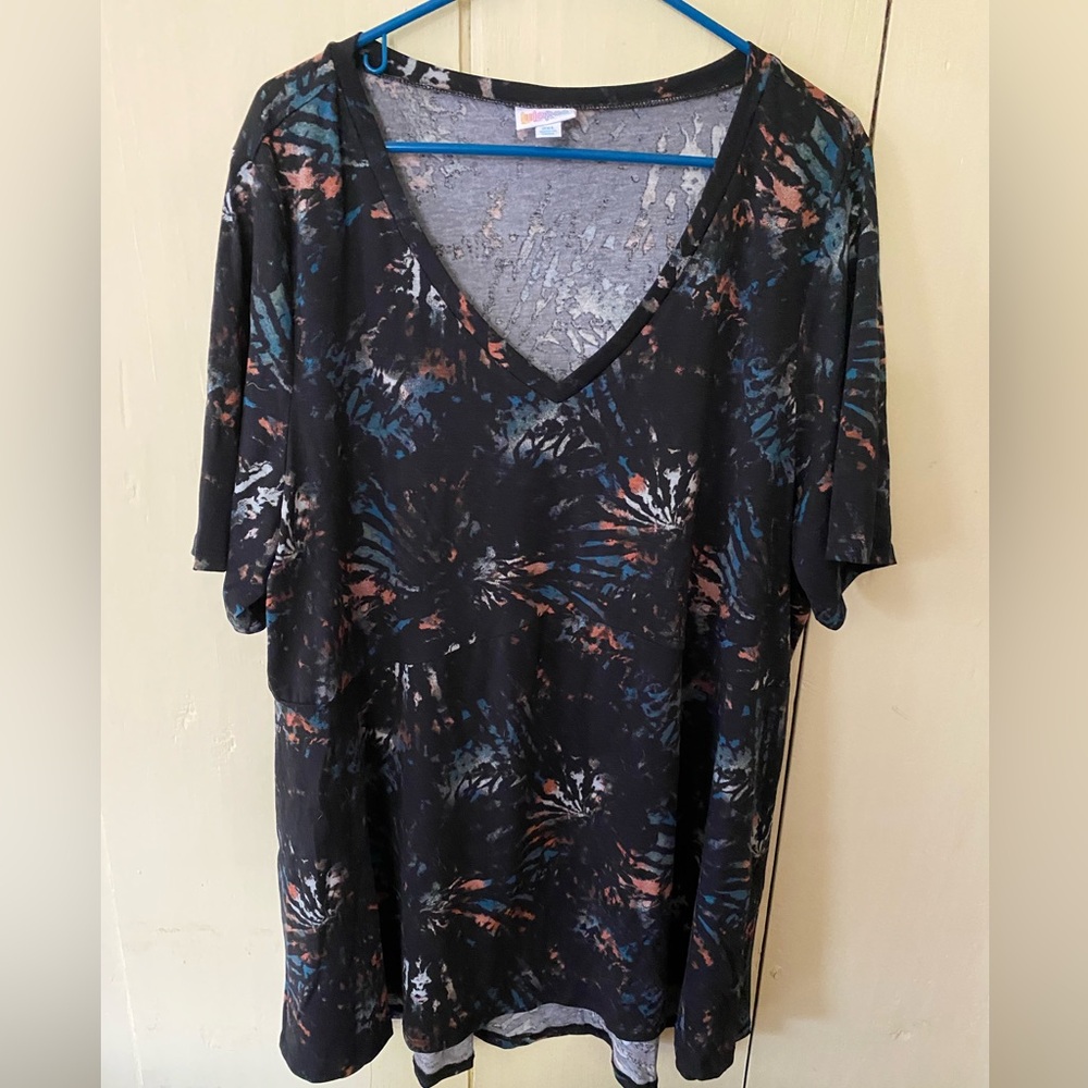 Lularoe tee 2xl